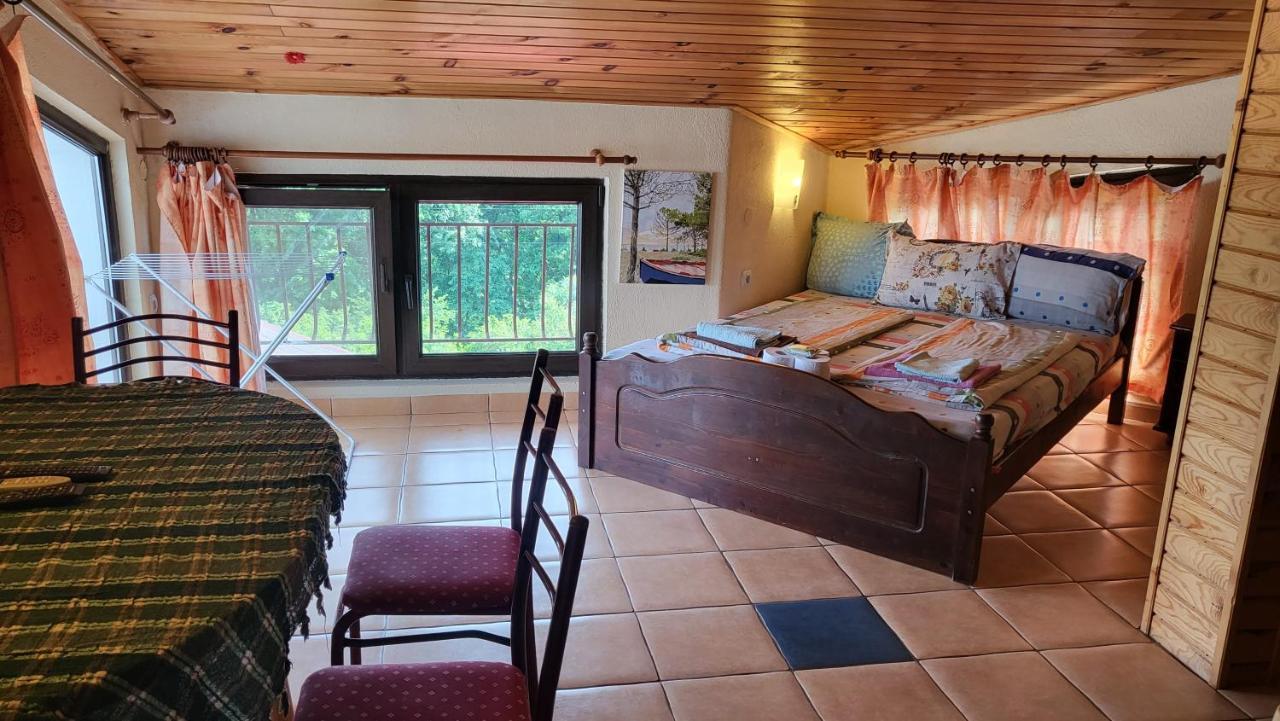 Guest House Fanny Sinemoretz Exterior foto